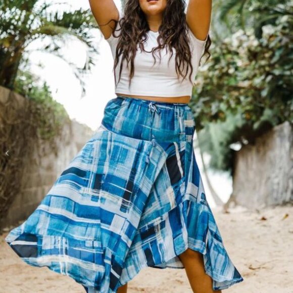 Clara Skirt NWT Size Large - Picture 3 of 4